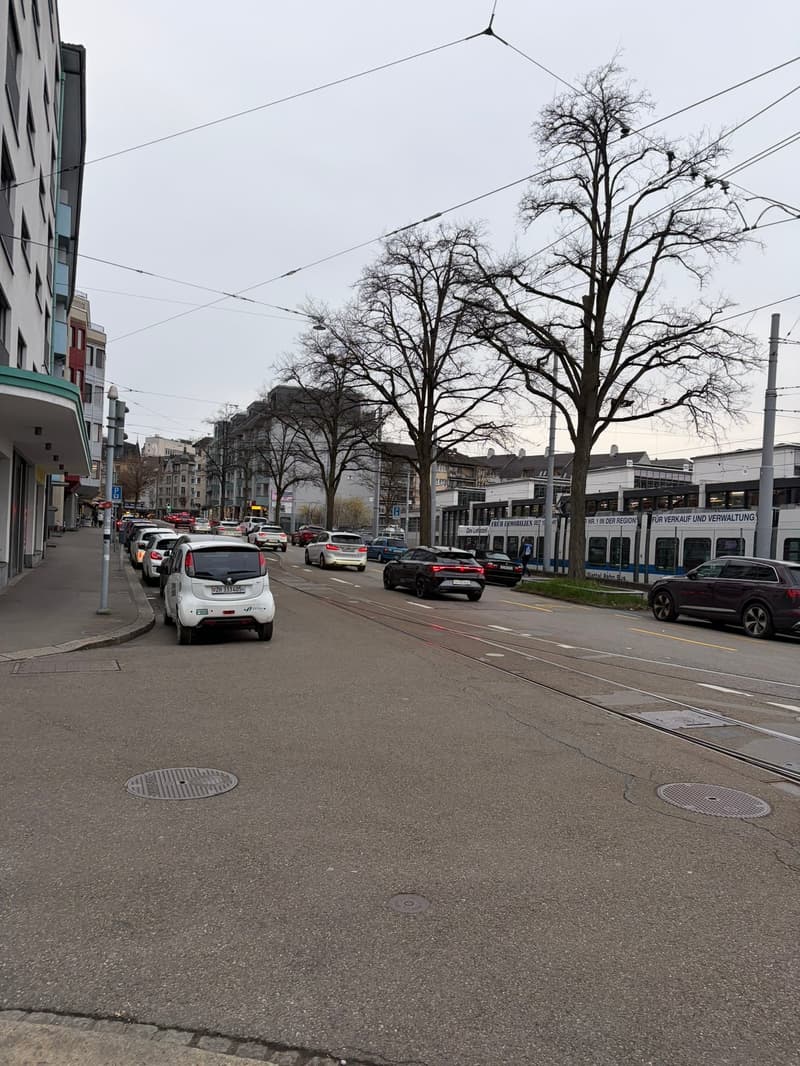 🏡Charming Furnished 2.5-Room Apartment with Balcony in Zürich Oerlikon (14)