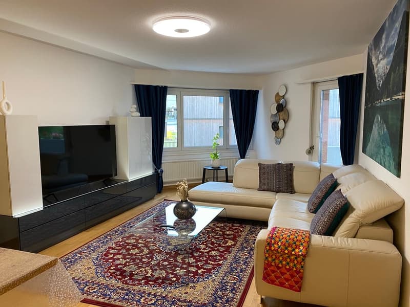 💎 Elegant Furnished 4.5-Room Home with a Beautiful Balcony in Seebach (6)
