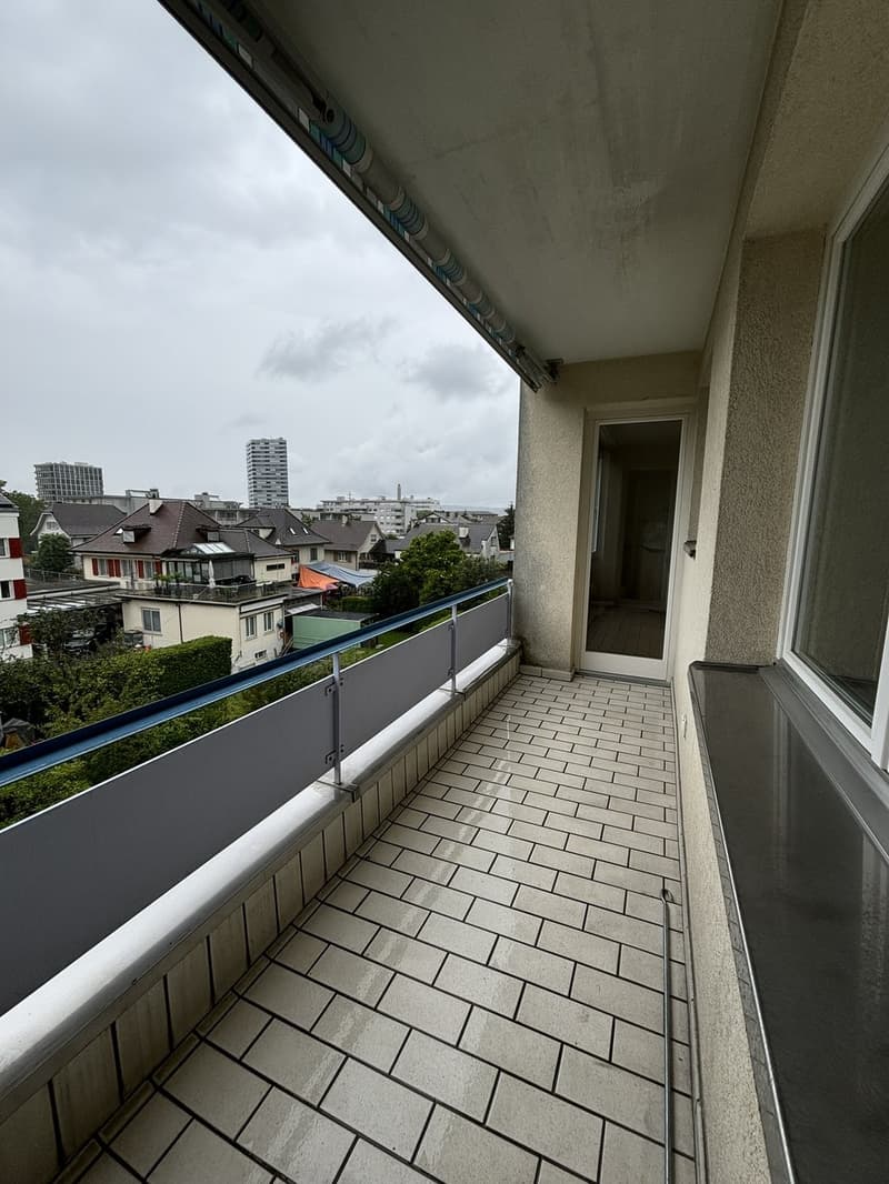 03.1 Balkon links weit sicht