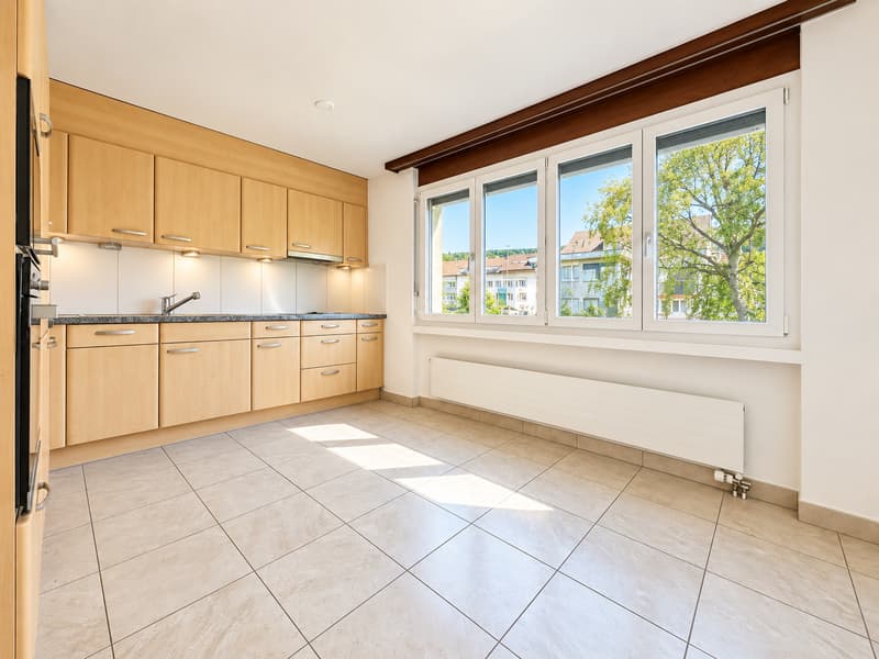 Helle 4.5-Zimmer-Wohnung mit Balkon in ruhiger Lage – Oberweningen (5)