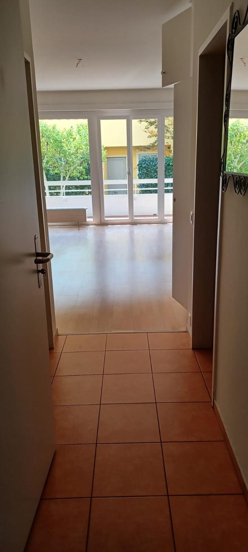 Gemütliche 1.5-Zimmer-Wohnung mit Balkon in Losone (2)