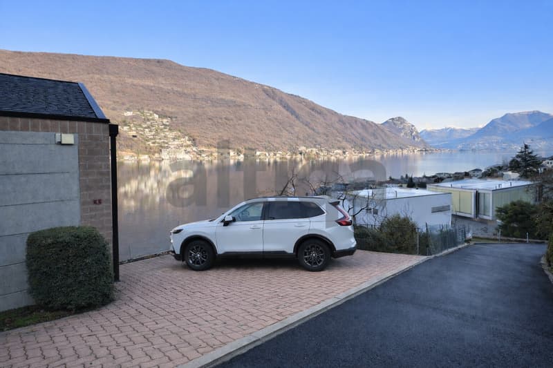 MODERNA VILLA CON VISTA LAGO - RESIDENZA SECONDARIA (10)