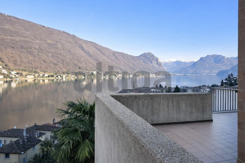 MODERNA VILLA CON VISTA LAGO - RESIDENZA SECONDARIA (3)