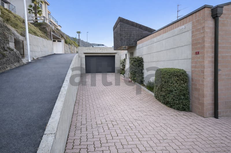 MODERNA VILLA CON VISTA LAGO - RESIDENZA SECONDARIA (9)