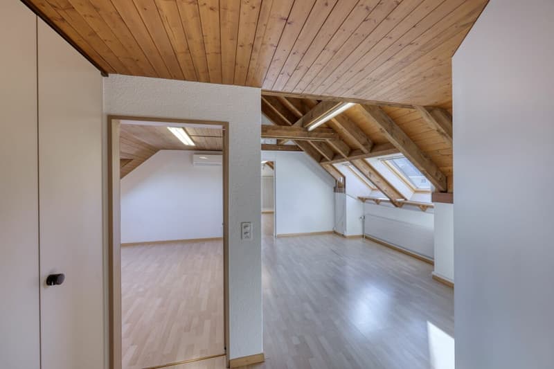 Menziken - Appartement situé au centre avec beaucoup de charme et de potentiel pour une conception individuelle (7)