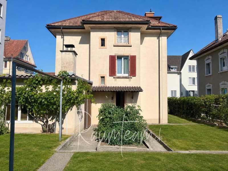 Zentral wohnen. Ruhig leben. Einfamilienhaus mit Garten in Arbon (3)