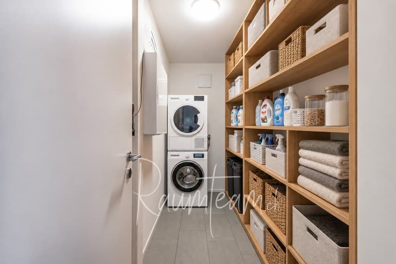 WM und TU in der Wohnung mit zusätzlichem Stauraum