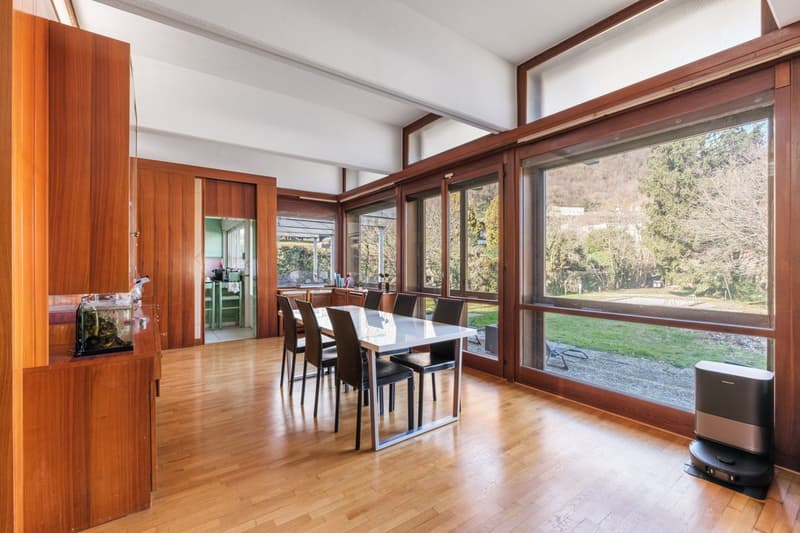 Villa mit grossem Grundstück und Landreserve (R2) / Villa con ampio terreno e riserva edificabile (R2) / Villa with large plot and development reserve (R2) (8)