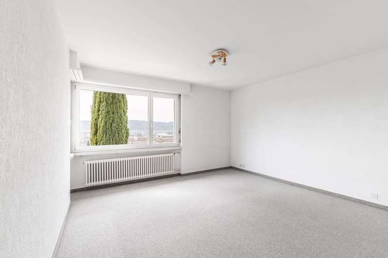 Characterful property with 10 rooms in a privileged and sunny residential area in Wohlen with diverse possibilities (11)