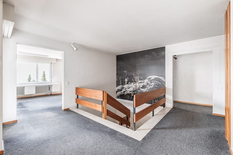 Characterful property with 10 rooms in a privileged and sunny residential area in Wohlen with diverse possibilities (7)