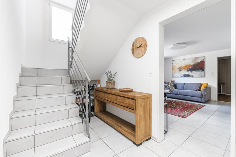 Modern renovated 5.5-room row house in a quiet neighborhood location in Schübelbach (3)