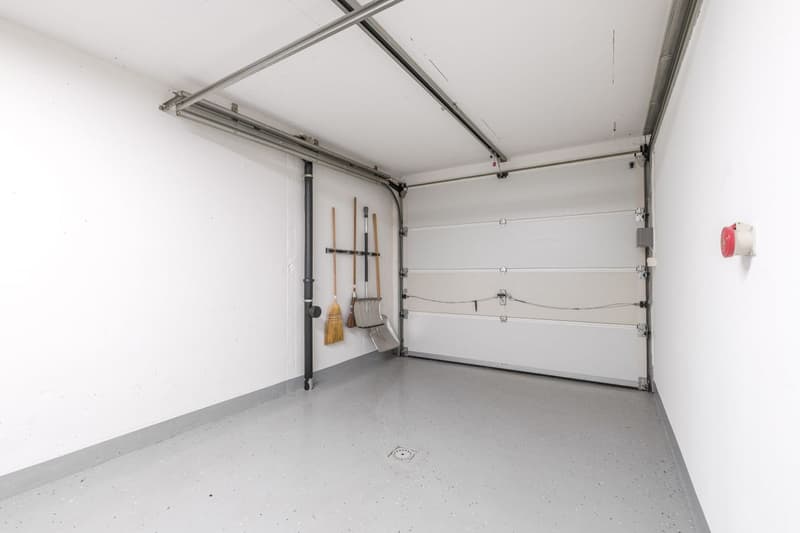 Modern renovated 5.5-room row house in a quiet neighborhood location in Schübelbach (13)