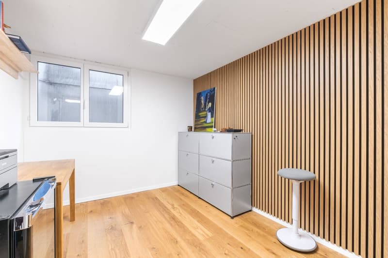 Modern renovated 5.5-room row house in a quiet neighborhood location in Schübelbach (4)