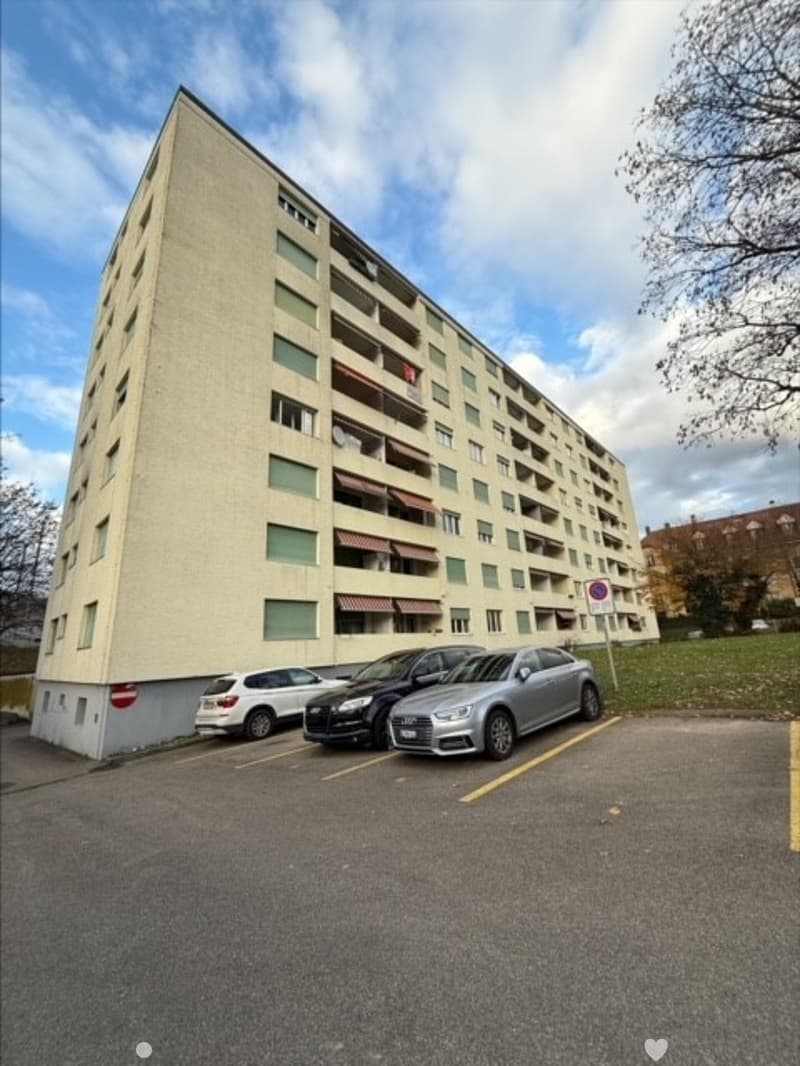 Angheneme 3.5 Zimmer Wohnung in Biel! (1)