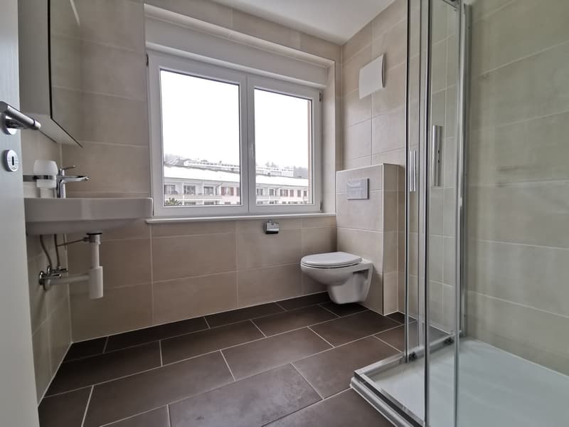 For rent as soon as possible Spacious and bright 1.5-room studio with balcony in La Chaux-de-Fonds (3)