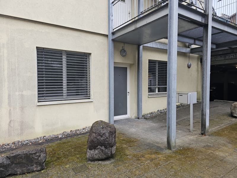Ufficio 60 m² con magazzino e armadi per archiviazione (7)