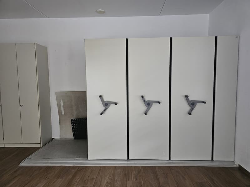 Ufficio 60 m² con magazzino e armadi per archiviazione (4)