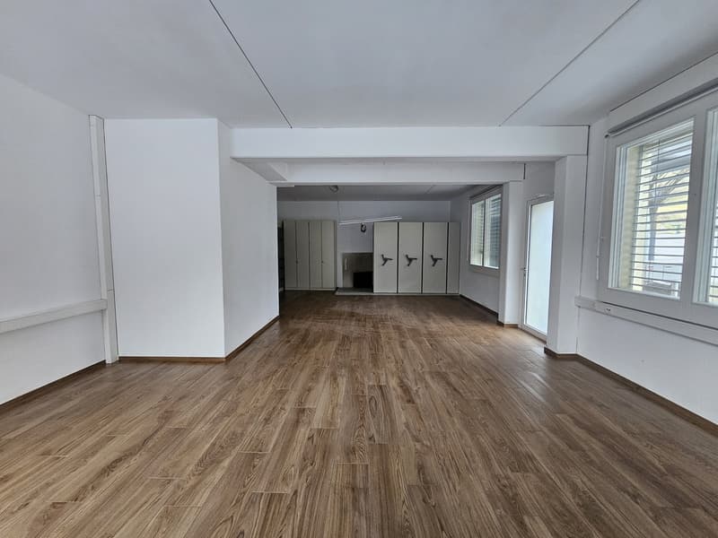 Ufficio 60 m² con magazzino e armadi per archiviazione (1)