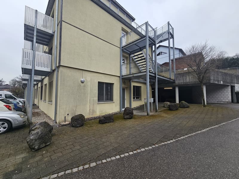 Ufficio 60 m² con magazzino e armadi per archiviazione (8)