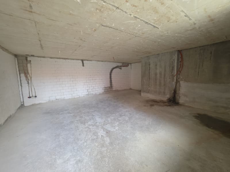 Espace de stockage à louer avec adaptation individuelle selon accord (2)