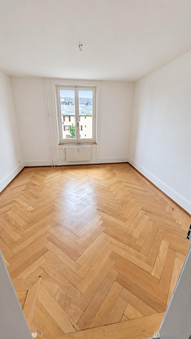 Helle Wohnung mit schöner Küche und charmantem Parkett (4)