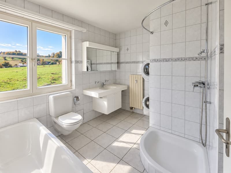 Badezimmer mit Waschturm