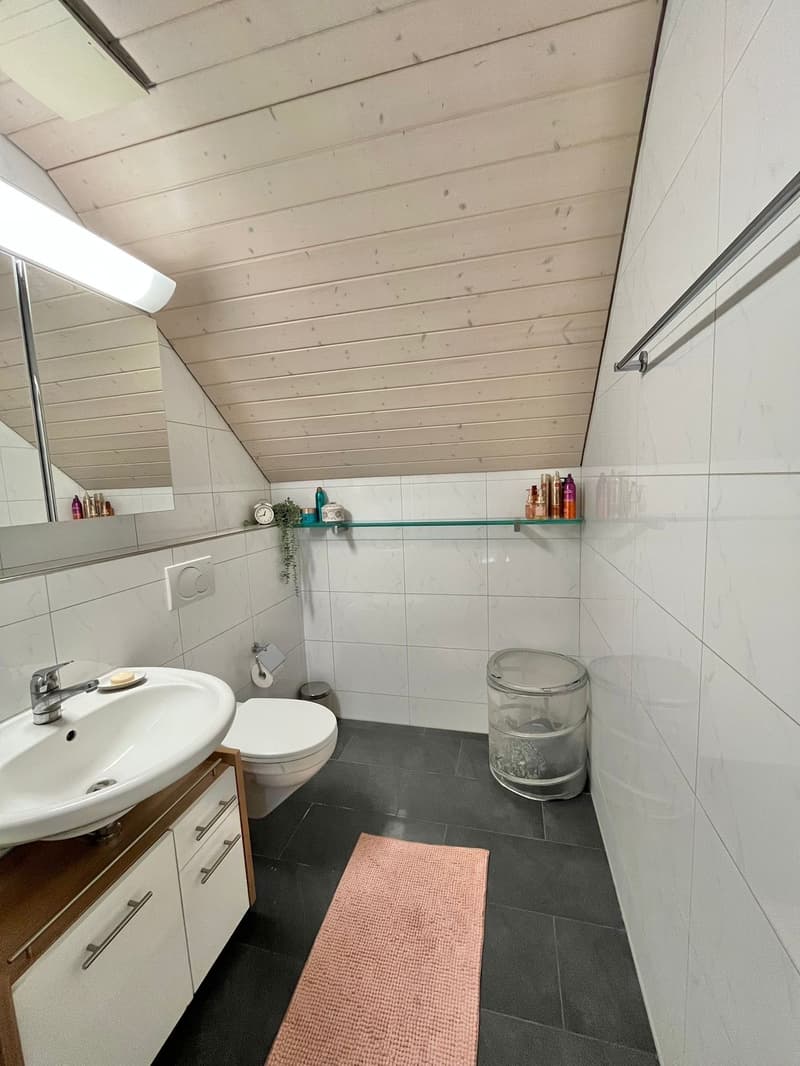 Parfait pour la famille, près de l'école, bus. Emplacement central, convivial pour les enfants. (5)