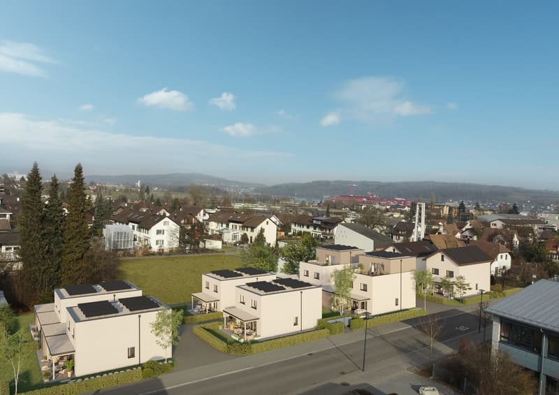 Attractive for families! Sunny quiet central. Kindergarten, bus, nearby. School 3-4 minutes. (23)