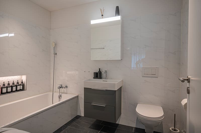 Modern living with privacy – stylish garden apartment in Minergie construction (8)