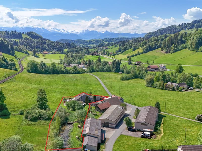Exklusives Landhausidyll mit 3’874 m² Land, grossem Naturteich und Alpenblick (2)