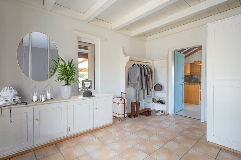Exklusives Landhausidyll mit 3’874 m² Land, grossem Naturteich und Alpenblick (12)