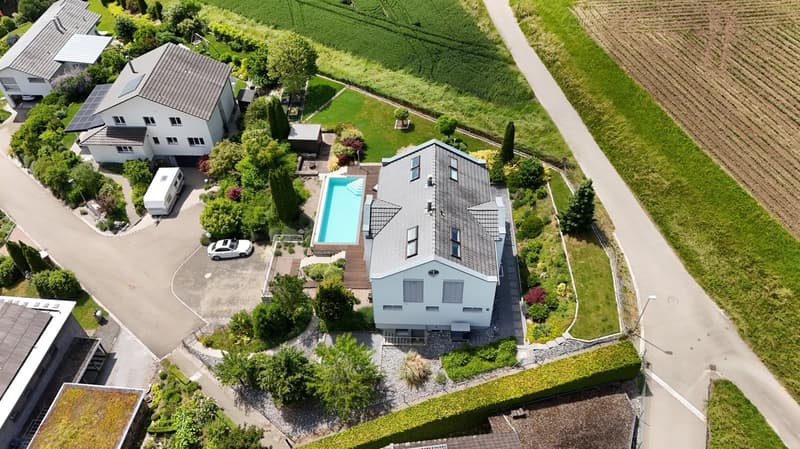 Architect's villa with panorama & infinity pool – where architecture, far-reaching views, and luxury blend (31)