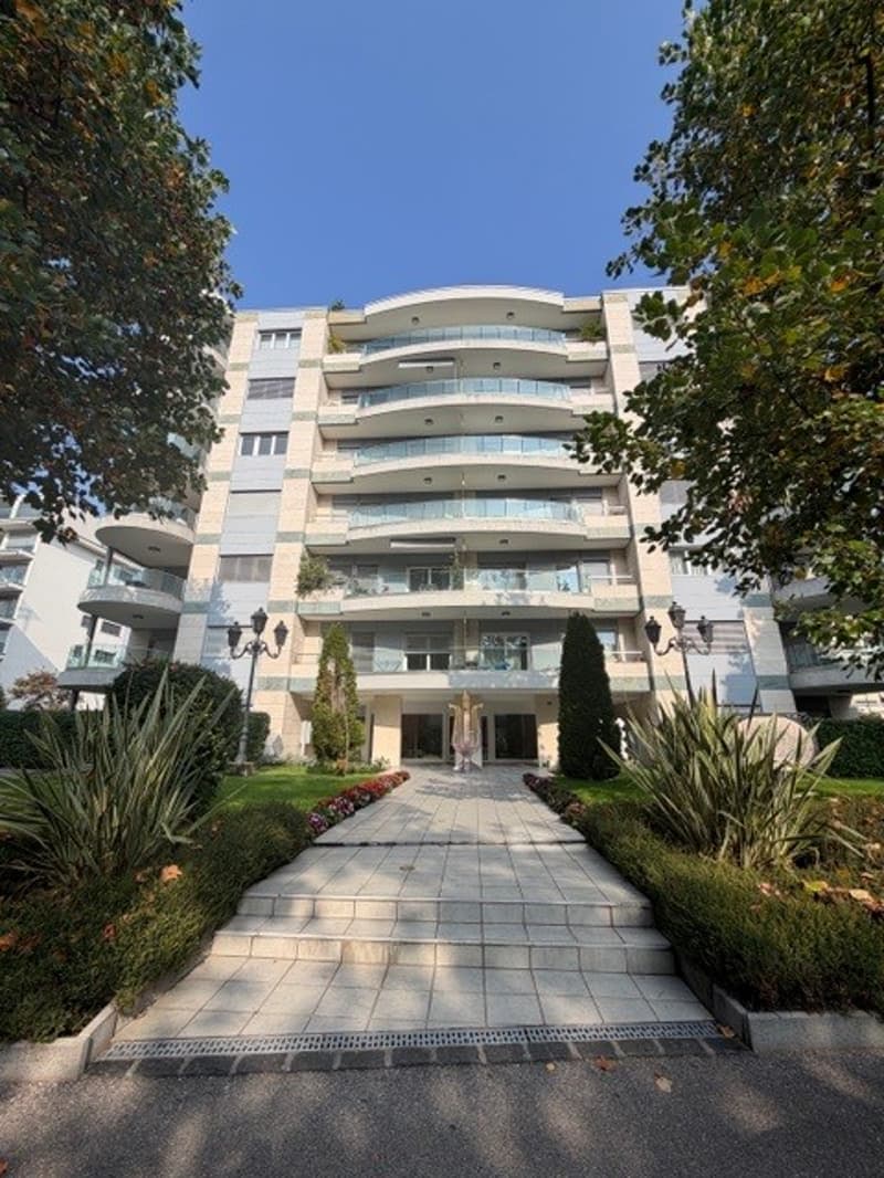 Elegante appartamento di 3.5 locali nella residenza Prestige a Lugano (1)
