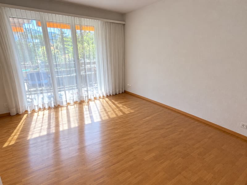 Charmante 4.5-Zimmerwohnung mit grossem Balkon an idyllischer Lage (5)