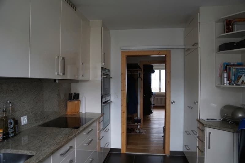 Charming 4-room apartment with balcony in Riehen (2)