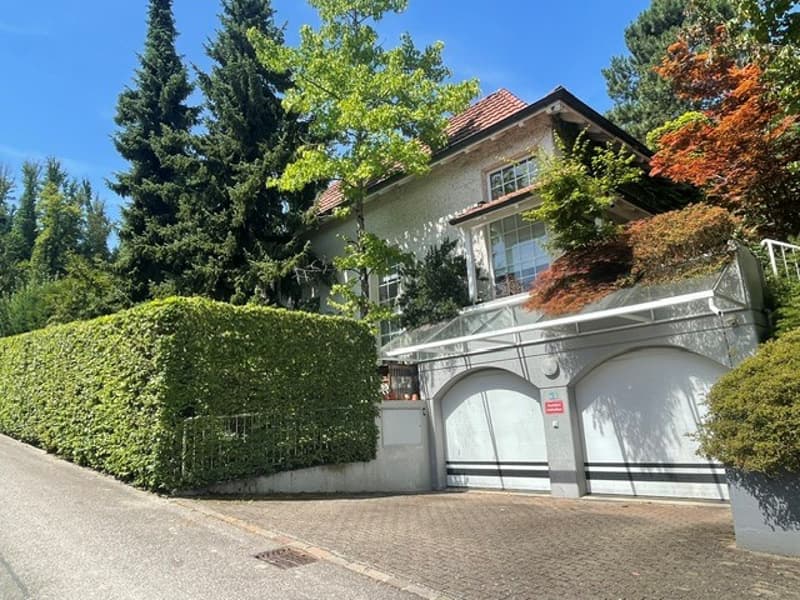 Belle maison unifamiliale avec piscine à Pfeffingen (1)