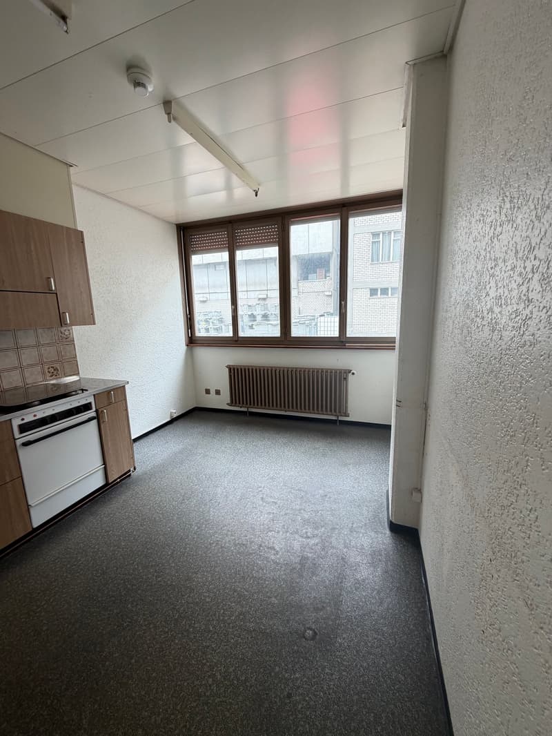Büroraum zur Miete in Muttenz inkl. Küche! (4)