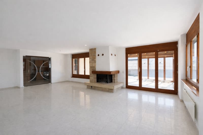Charming single-family house with spacious plot and development potential in Ormalingen (2)