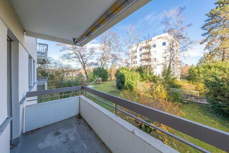 Charming 3.5-room apartment with balcony and underground parking space in Binningen (13)