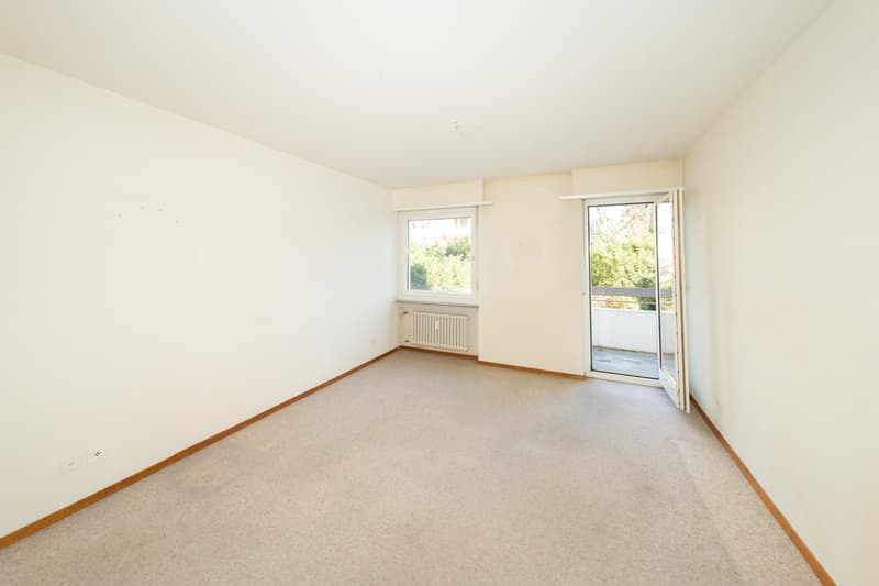 Charming 3.5-room apartment with balcony and underground parking space in Binningen (8)