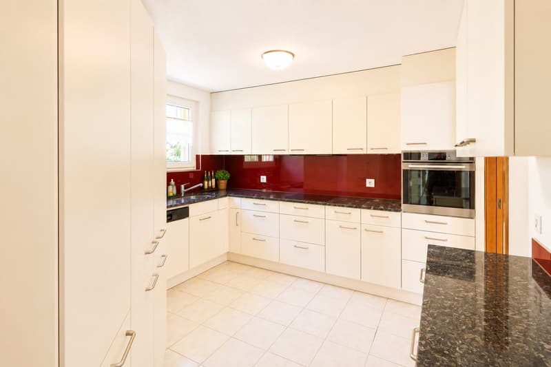 Family-friendly semi-detached house in a quiet and sunny location in Lausen (6)
