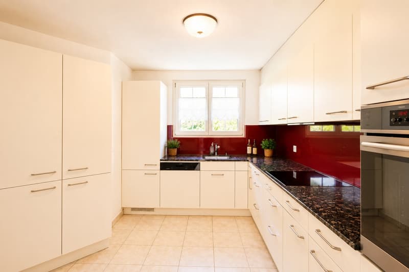 Family-friendly semi-detached house in a quiet and sunny location in Lausen (5)