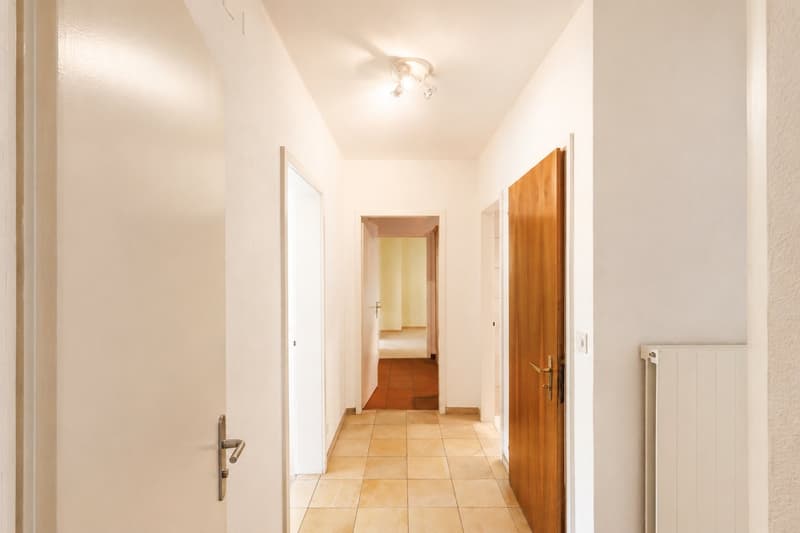 5-room house with garden and versatile potential in a sought-after location in Binningen (5)