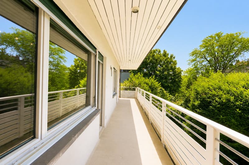 5-room house with garden and versatile potential in a sought-after location in Binningen (1)