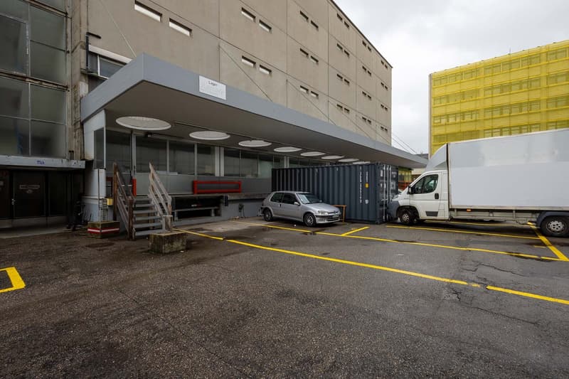 Lagerflächen ab 2'200m2 zu vermieten im OG (4)