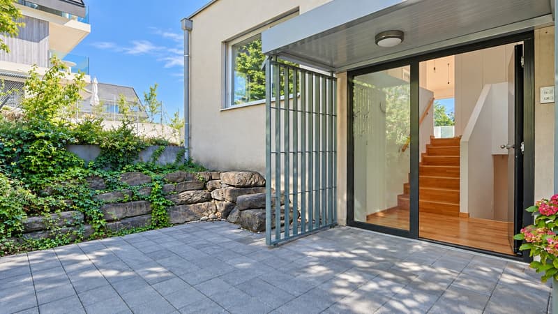 Modern 5-Room Bifamiliar House with Stunning Lake and Mountain Views in Corseaux (19)