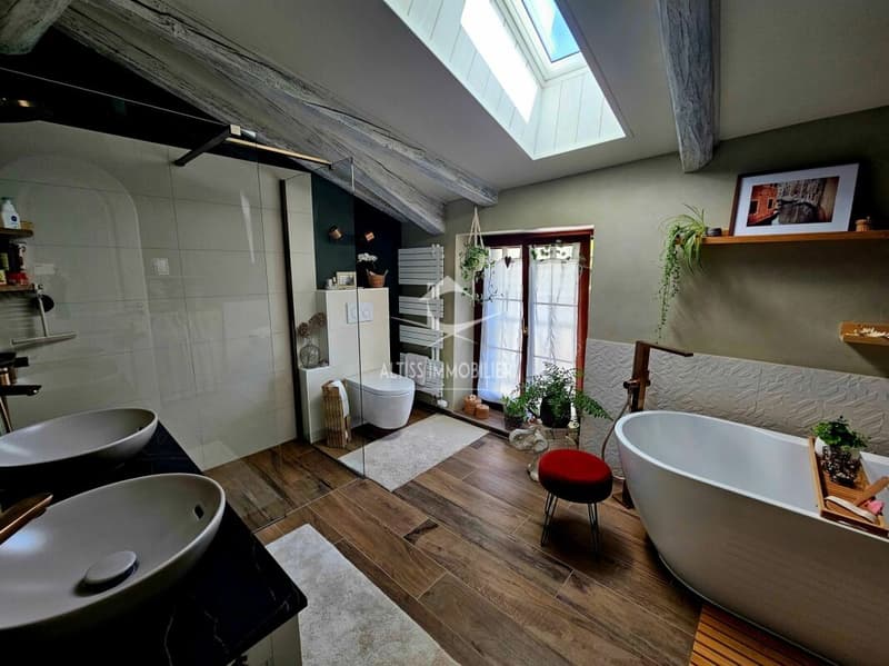 Fully renovated charming house (15)