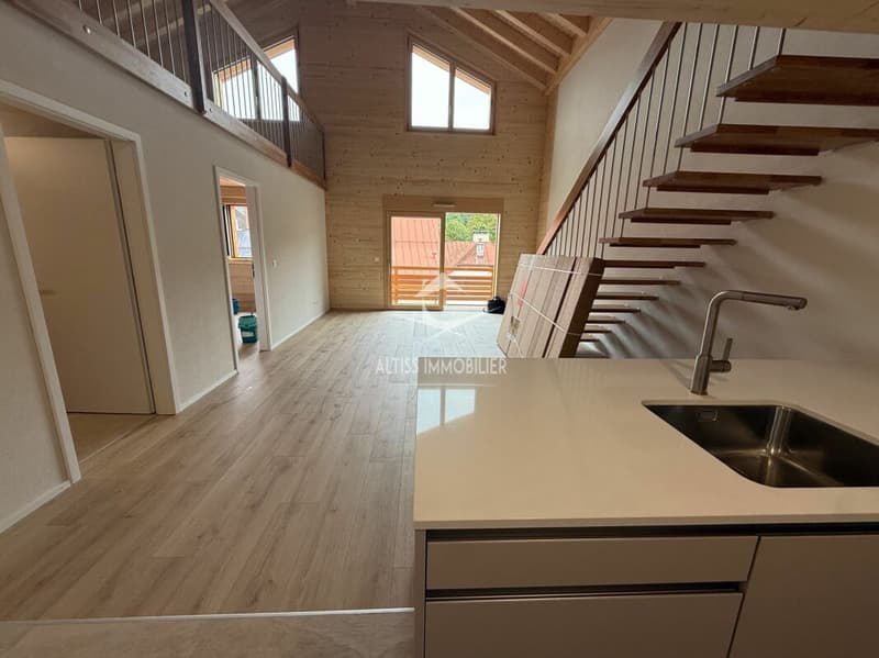 Attique 3,5 pièces neuf, belle mezzanine. (8)