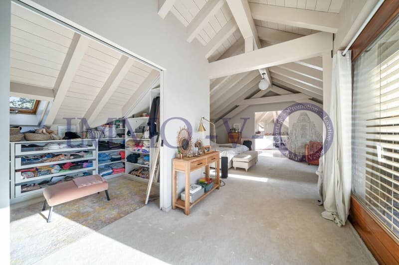 EXCLUSIVE WITH INDOOR POOL AND LARGE PLOT (8)