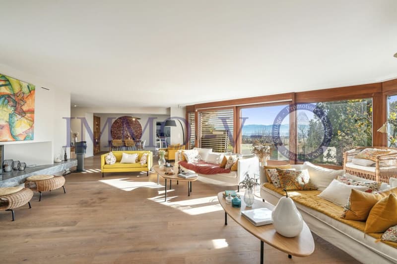 EXCLUSIVE WITH INDOOR POOL AND LARGE PLOT (3)